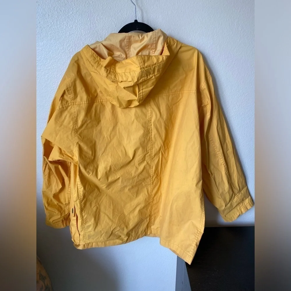 Tommy Hilfiger vintage men’s Adirondack jacket in yellow size S 90s rain coat